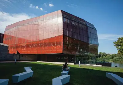 Ogród w obiekcie ClickTheFlat Copernicus Science Centre Apart Rooms