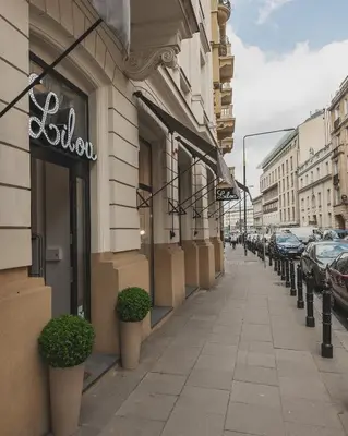 Budynek, w którym mieści się apartament