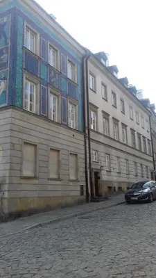 Budynek, w którym mieści się apartament