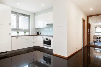 Kuchnia lub aneks kuchenny w obiekcie Warsaw Promenada Family Apartment by Noclegi Renters