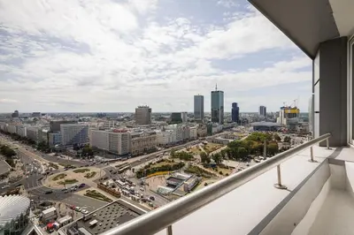 Widok na miasto Warszawa z tego apartamentu