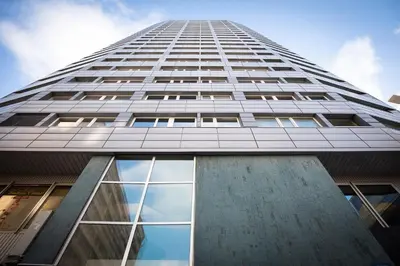 Budynek, w którym mieści się apartament