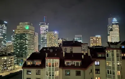 Widok na miasto Warszawa z tego apartamentu