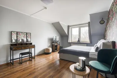 Telewizja i/lub zestaw kina domowego w obiekcie Stara Praga Krokodyl Warsaw Rooms&Dorms-Praga Południe