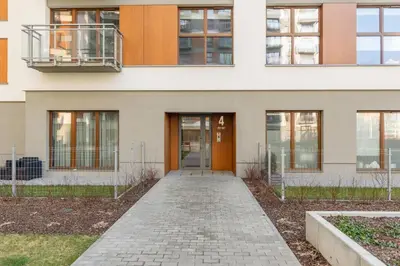 Budynek, w którym mieści się apartament