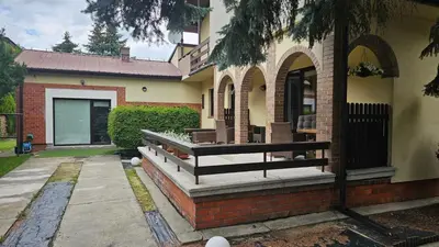 Budynek, w którym mieści się aparthotel