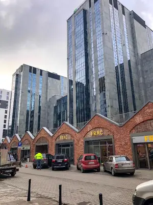 Budynek, w którym mieści się apartament
