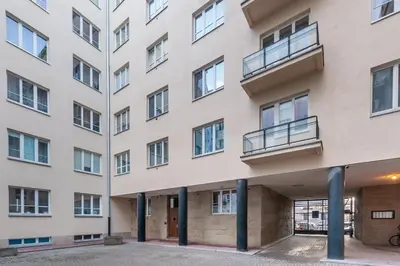 Budynek, w którym mieści się apartament