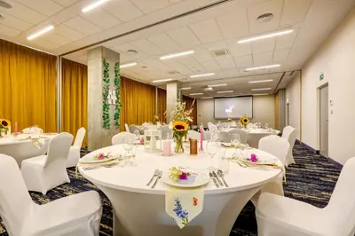 Restauracja lub miejsce do jedzenia w obiekcie Hotel Arche Geologiczna