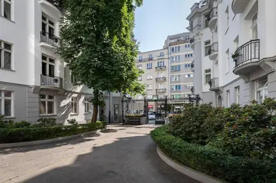 Budynek, w którym mieści się apartament