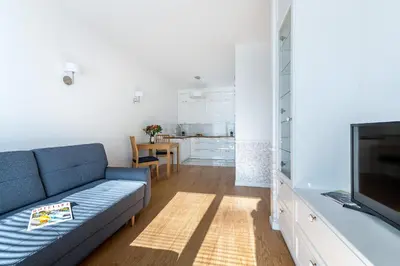 Telewizja i/lub zestaw kina domowego w obiekcie Airport Lirowa - P&O Serviced Apartments