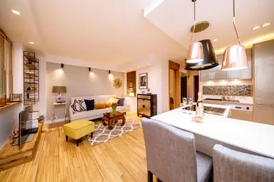 Kuchnia lub aneks kuchenny w obiekcie Golden Apartment with Air Condition by Your Freedom