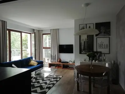 Telewizja i/lub zestaw kina domowego w obiekcie Woronicza Premium