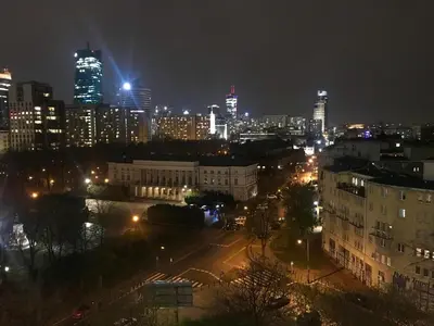 Widok na miasto Warszawa z tego apartamentu