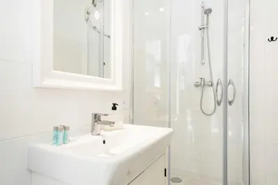 Łazienka w obiekcie Apartments Warsaw Pawia by Noclegi Renters