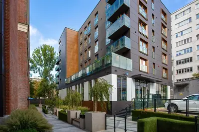 Budynek, w którym mieści się apartament