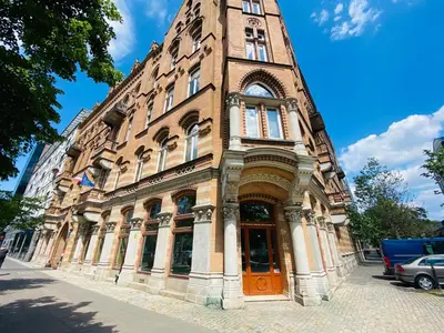 Budynek, w którym mieści się aparthotel