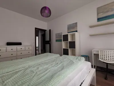 Łóżko lub łóżka w pokoju w obiekcie ShortStayPoland Leszczyńska (B14)