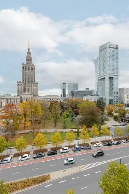 Widok na miasto Warszawa z tego apartamentu
