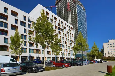 Budynek, w którym mieści się apartament
