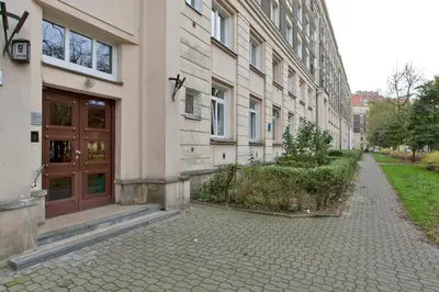 Budynek, w którym mieści się apartament