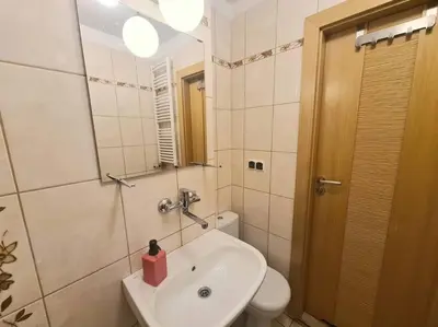 Łazienka w obiekcie MirrorRoom PL CityCenter