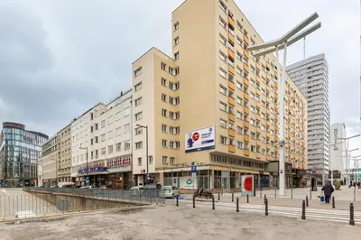 Budynek, w którym mieści się apartament