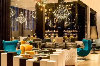Część wypoczynkowa w obiekcie Motel One Warsaw-Chopin