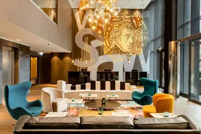 Część wypoczynkowa w obiekcie Motel One Warsaw-Chopin