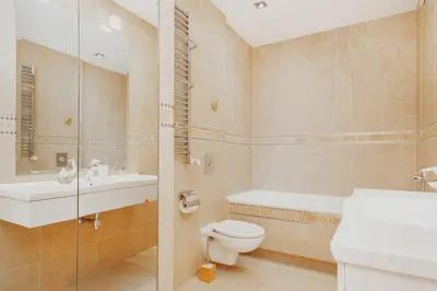 Łazienka w obiekcie Apartment Warsaw Wilanowska by Noclegi Renters