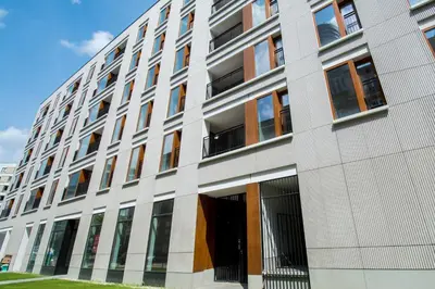 Budynek, w którym mieści się apartament