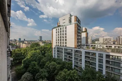 Budynek, w którym mieści się apartament