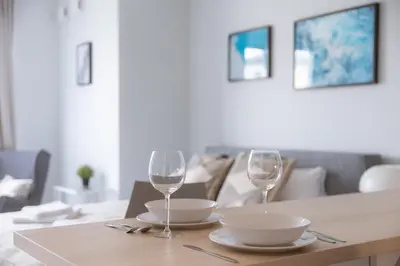 Część wypoczynkowa w obiekcie Jaktorowska Bright Studio by BookingHost