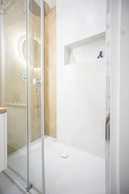 Łazienka w obiekcie VipWarsawApartments Amber Mennica Residence