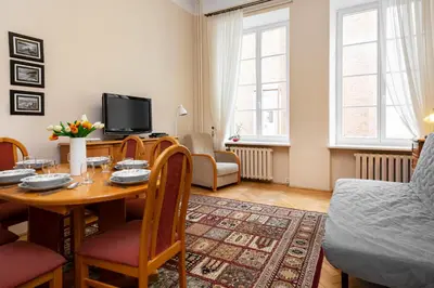 Telewizja i/lub zestaw kina domowego w obiekcie Apartments Warsaw Świętojańska by Noclegi Renters