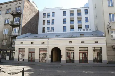 Budynek, w którym mieści się apartament