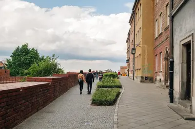 Goście zatrzymujący się w obiekcie Old Town Market Place Apartment by BookingHost