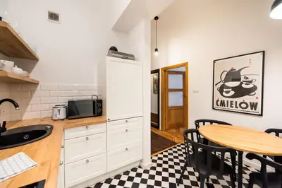 Kuchnia lub aneks kuchenny w obiekcie Old Town Market Place Apartment by BookingHost