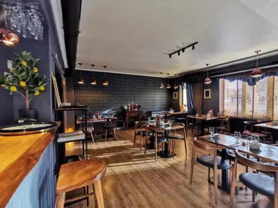 Część wypoczynkowa w obiekcie Lezzet PG B&B &TurkishRestaurant