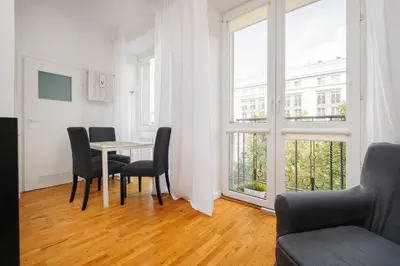 Część wypoczynkowa w obiekcie Plac Konstytucji Studio by BookingHost