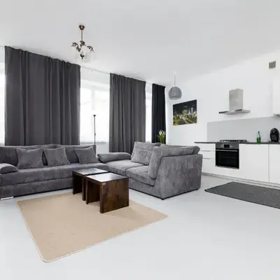 City Centre Apartment by BookingHost