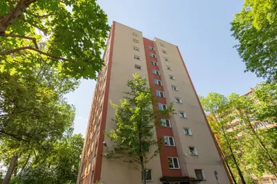 Budynek, w którym mieści się apartament