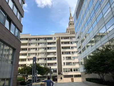 Budynek, w którym mieści się apartament