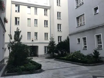 Budynek, w którym mieści się apartament