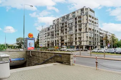 Budynek, w którym mieści się apartament