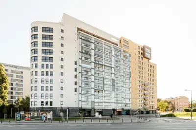 Budynek, w którym mieści się apartament