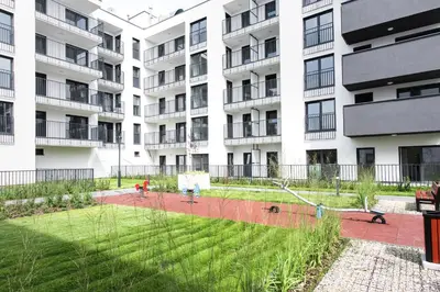 Ogród w obiekcie SuperApart Augustówka 73 