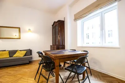 Część wypoczynkowa w obiekcie Kopernika Śródmieście Apartment by BookingHost