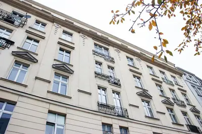 Budynek, w którym mieści się apartament