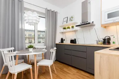 Kuchnia lub aneks kuchenny w obiekcie Jerozolimskie Central View Apartment by BookingHost